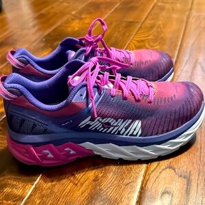 Hoka One One Arahi 2 - Women’s 8.5 M - Like New
